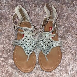 UNIONBAY Silver and Tan Sandals